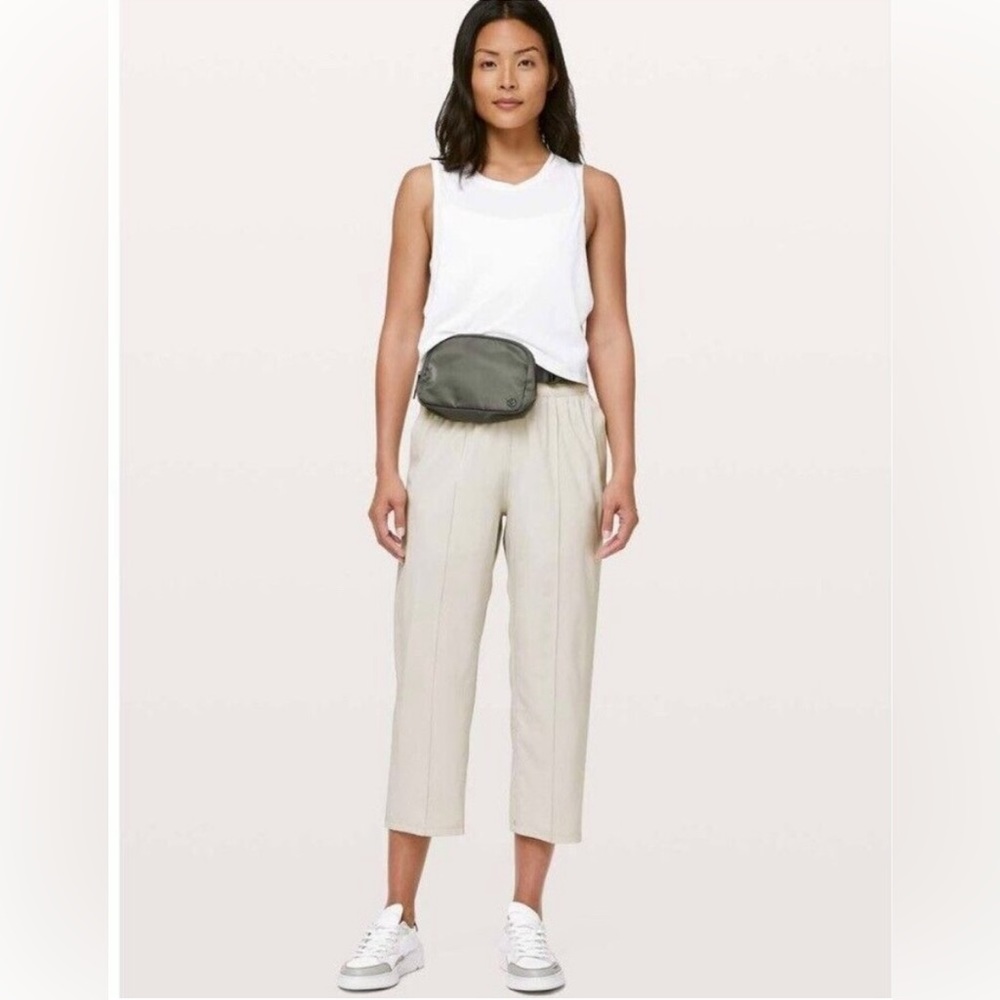 Lululemon wanderer crop 23”